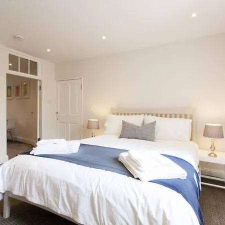 Spacious Boutique Studio In Clifton * Bristol